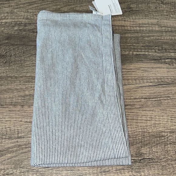 Lululemon Vinyasa Scarf - Picture 6 of 15